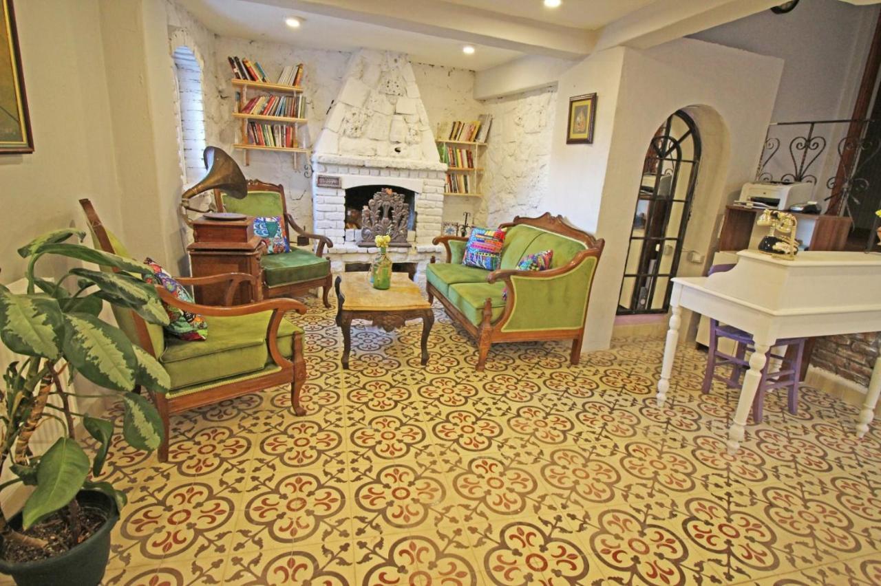 מלון צ'נקלה Eflatun Konuk Evi מראה חיצוני תמונה